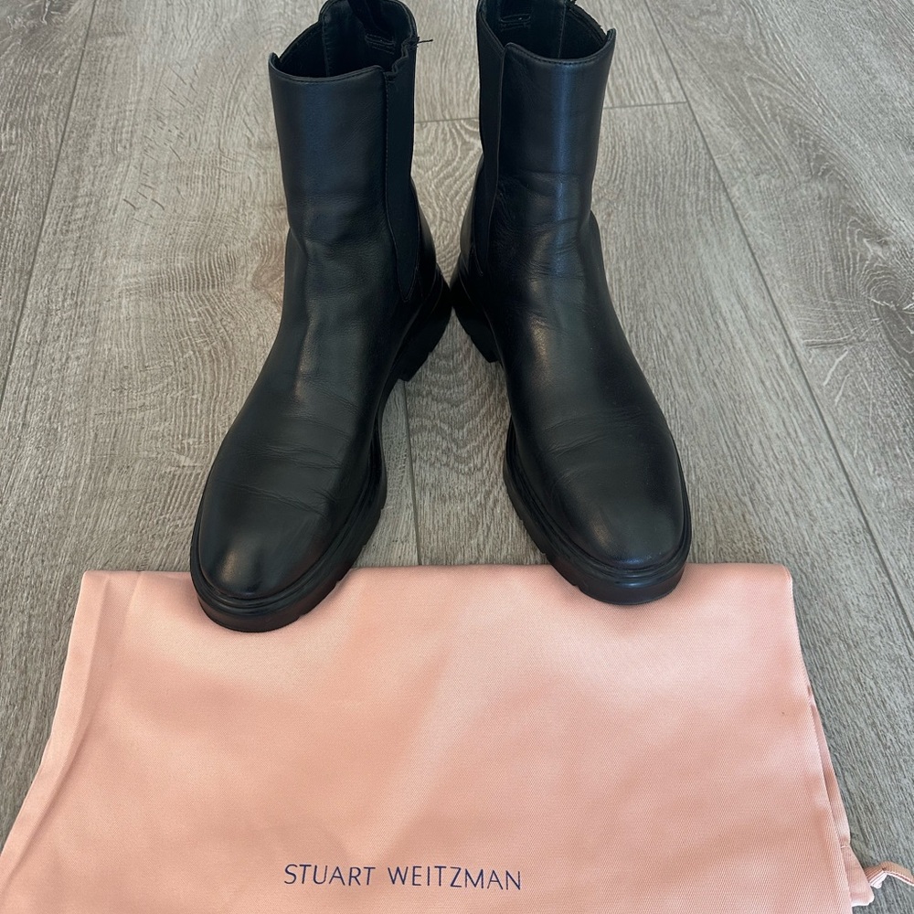 EUC Stuart Weitzman McKenzee leather Chelsea boots, 7US/37.5EU MSRP $650